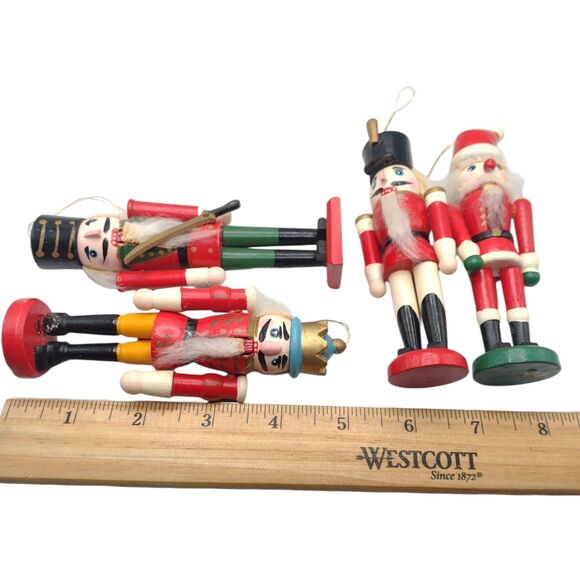 Vintage Set Of 4 Wood Nutcracker Ornaments King Solder Santa 5" Hand Painted - Picture 6 of 7